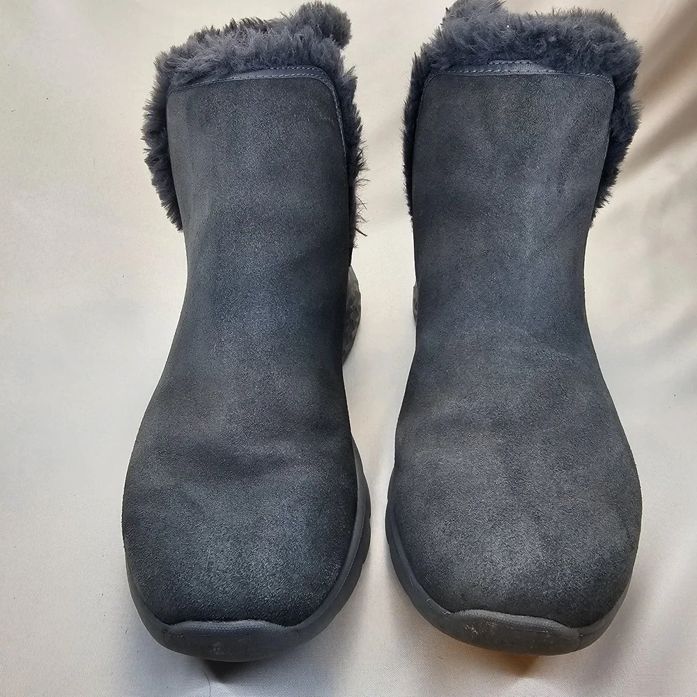 Skechers On-The-Go 400 Cozies Suede Ankle Boots Gray Women 8.5 Faux Fur Lined
